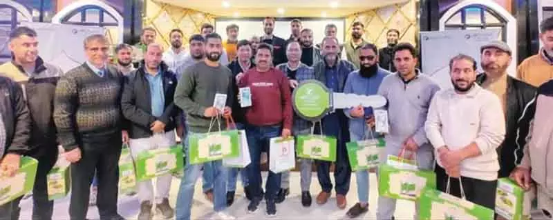 जेके सीमेंट ने श्रीनगर में खुदरा विक्रेताओं की बैठक आयोजित की जेके सीमेंट ने श्रीनगर में खुदरा विक्रेताओं की बैठक आयोजित की