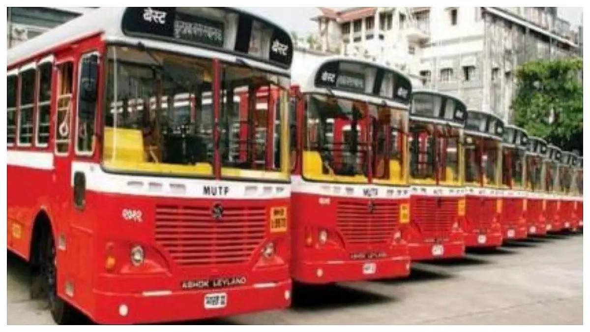 मुंबई में BEST की हड़ताल से रोज़ाना के सफ़र में रुकावट आने का खतरा है मुंबई में BEST की हड़ताल से रोज़ाना के सफ़र में रुकावट आने का खतरा है