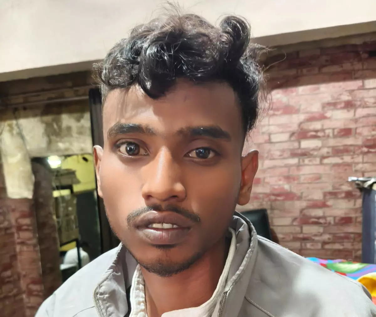 रायपुर : युवक के पैर में चाकू घोंपा, बदमाश अरेस्ट रायपुर : युवक के पैर में चाकू घोंपा, बदमाश अरेस्ट