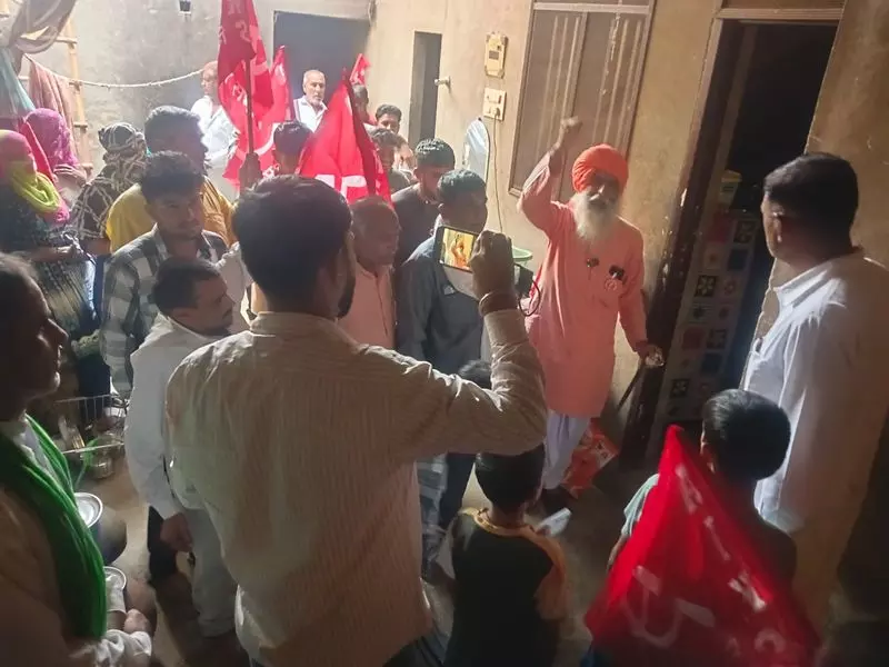 Haryana : वित्तीय कंपनी ने डिफॉल्टर का घर सील किया Haryana : वित्तीय कंपनी ने डिफॉल्टर का घर सील किया