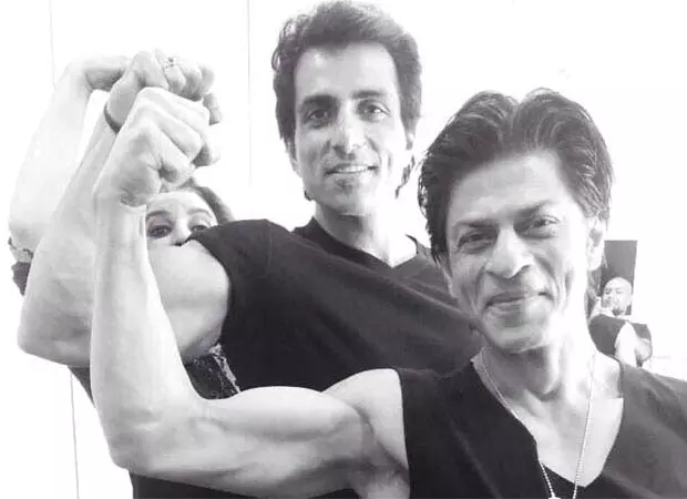 Sonu Sood की जन्मदिन की शुभकामनाओं पर शाहरुख खान की प्रतिक्रिया Sonu Sood की जन्मदिन की शुभकामनाओं पर शाहरुख खान की प्रतिक्रिया