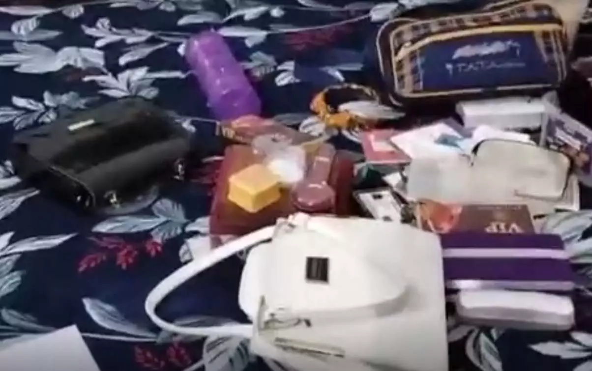 शादी वाले घर में ये क्या हो गया! 21 लाख के गहनों पर चोरों ने किया हाथ साफ शादी वाले घर में ये क्या हो गया! 21 लाख के गहनों पर चोरों ने किया हाथ साफ