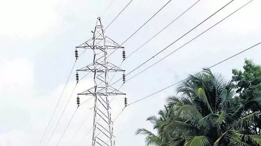 MP : सरकारी बिजली कंपनी ने बिजली चोरी की रिपोर्ट करने वाले नागरिकों को 15 लाख का इनाम दिया MP : सरकारी बिजली कंपनी ने बिजली चोरी की रिपोर्ट करने वाले नागरिकों को 15 लाख का इनाम दिया
