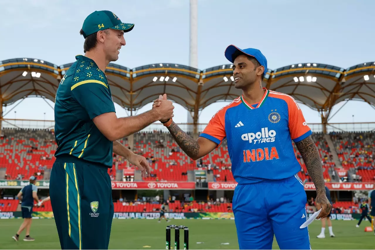 4th T20I: ऑस्ट्रेलिया ने चार बदलाव किए, भारत के खिलाफ पहले गेंदबाजी का फैसला 4th T20I: ऑस्ट्रेलिया ने चार बदलाव किए, भारत के खिलाफ पहले गेंदबाजी का फैसला