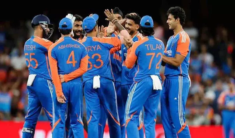 Axar Patel ने दिलाई पहली सफलता, ऑस्ट्रेलियाई टीम ने पावर प्ले में बनाए 48 रन Axar Patel ने दिलाई पहली सफलता, ऑस्ट्रेलियाई टीम ने पावर प्ले में बनाए 48 रन