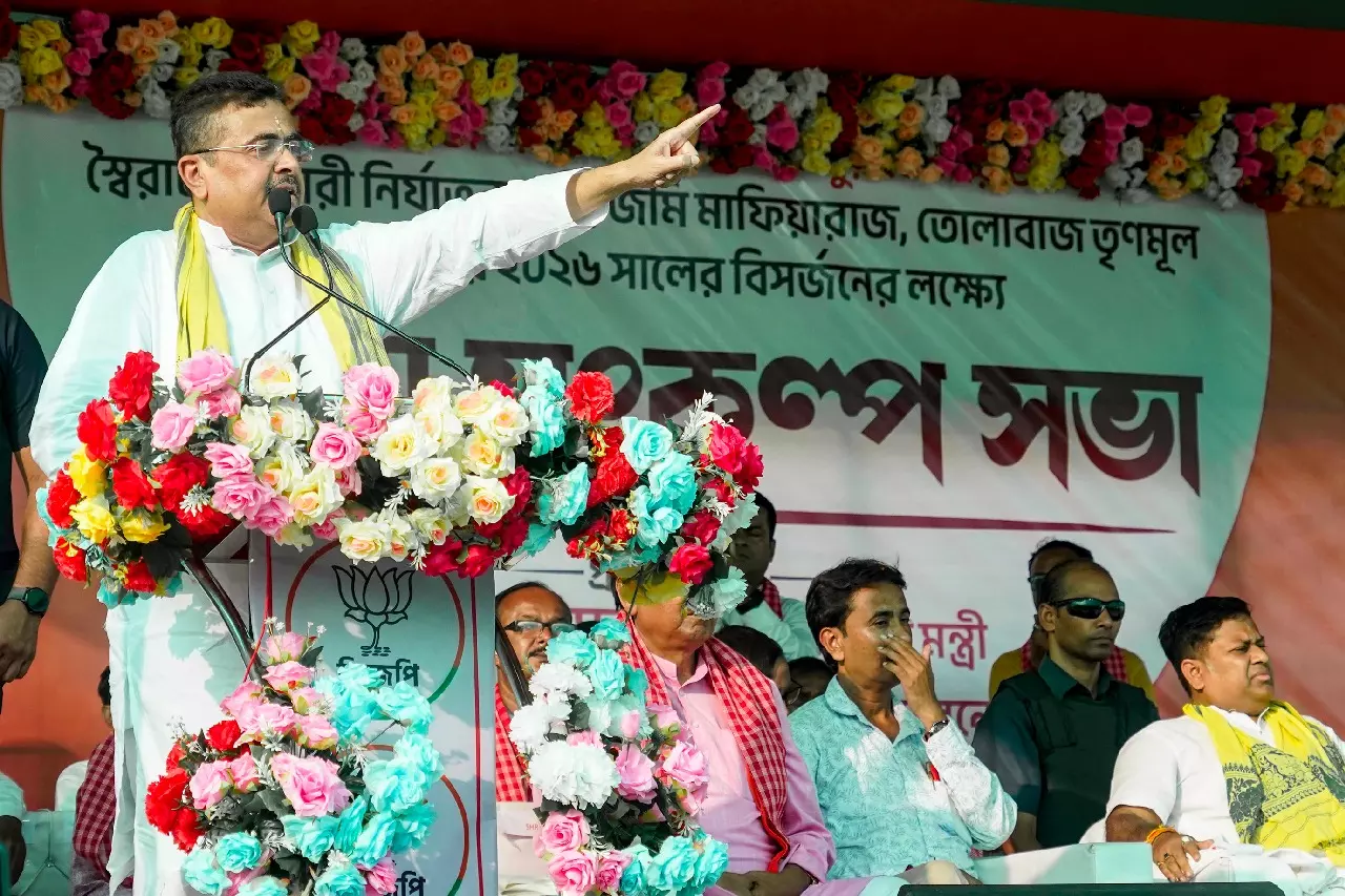 KMC पर गंभीर आरोप, नेता प्रतिपक्ष ने कहा– संदिग्धों को नियमों से छूट दी गई KMC पर गंभीर आरोप, नेता प्रतिपक्ष ने कहा– संदिग्धों को नियमों से छूट दी गई