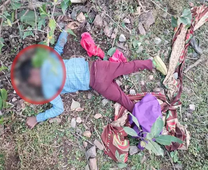मानसिक रोगी मां ने 8 वर्षीय बेटे की गला दबाकर हत्या की, पहाड़ पर मिला शव मानसिक रोगी मां ने 8 वर्षीय बेटे की गला दबाकर हत्या की, पहाड़ पर मिला शव