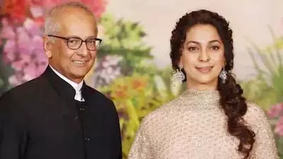 Juhi Chawla -मुंबई इवेंट में स्टाइलिश लुक में वायरल, फैंस हुए दीवाने Juhi Chawla -मुंबई इवेंट में स्टाइलिश लुक में वायरल, फैंस हुए दीवाने
