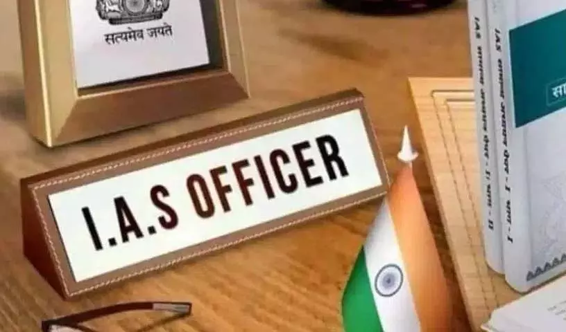 कामारेड्डी कलेक्टरेट में फर्जी IAS अधिकारी गिरफ्तार कामारेड्डी कलेक्टरेट में फर्जी IAS अधिकारी गिरफ्तार