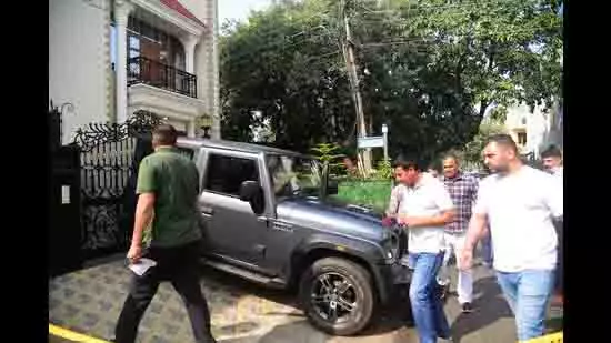 Chandigarh: सेक्टर 38 में होटल व्यवसायी के घर पर देर रात गोलीबारी Chandigarh: सेक्टर 38 में होटल व्यवसायी के घर पर देर रात गोलीबारी