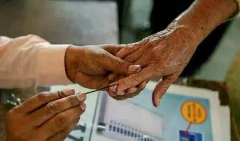 Jubilee Hills के मतदाता 11 नवंबर को मतदान करते समय ये स्वीकृत फोटो पहचान पत्र साथ लाएंगे Jubilee Hills के मतदाता 11 नवंबर को मतदान करते समय ये स्वीकृत फोटो पहचान पत्र साथ लाएंगे