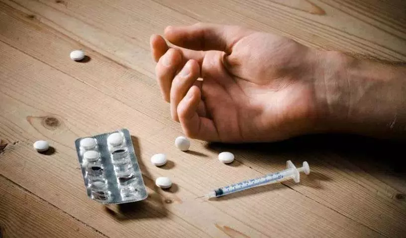 Rajendranagar में मोबाइल टेक्नीशियन की नशे की ओवरडोज से मौत Rajendranagar में मोबाइल टेक्नीशियन की नशे की ओवरडोज से मौत