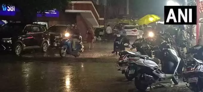 चेन्नई में कुछ हिस्सों में हुई हल्की बारिश, मौसम विभाग ने चेतावनी जारी की चेन्नई में कुछ हिस्सों में हुई हल्की बारिश, मौसम विभाग ने चेतावनी जारी की