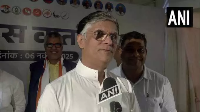 पटना में कांग्रेस नेता पवन खेड़ा का आरोप पटना में कांग्रेस नेता पवन खेड़ा का आरोप