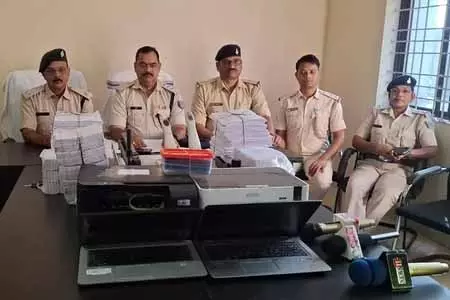 अवैध लॉटरी गिरोह का भंडाफोड़, पांच गिरफ्तार अवैध लॉटरी गिरोह का भंडाफोड़, पांच गिरफ्तार