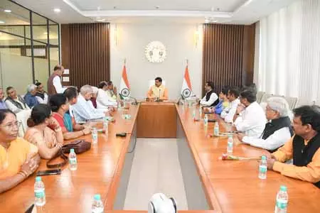 केंद्रीय समिति ने की SC-ST योजनाओं की समीक्षा, मोहन यादव से बैठक केंद्रीय समिति ने की SC-ST योजनाओं की समीक्षा, मोहन यादव से बैठक