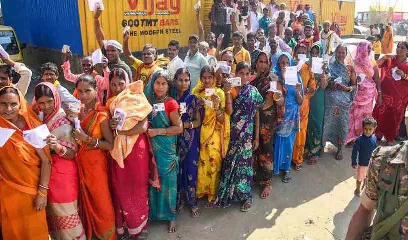 Bihar में पहले चरण में भारी मतदान, 64-66 प्रतिशत मतदान Bihar में पहले चरण में भारी मतदान, 64-66 प्रतिशत मतदान