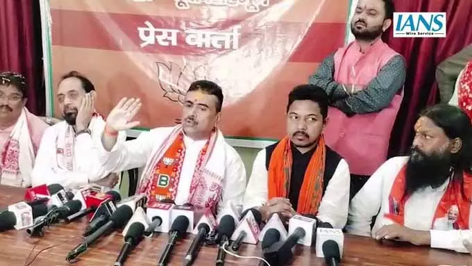 Suvendu Adhikari का कड़ी चेतावनी, अवैध प्रवासियों पर ज़ीरो टॉलरेंस Suvendu Adhikari का कड़ी चेतावनी, अवैध प्रवासियों पर ज़ीरो टॉलरेंस