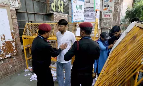 जेएनयूएसयू चुनाव की मतगणना जारी जेएनयूएसयू चुनाव की मतगणना जारी