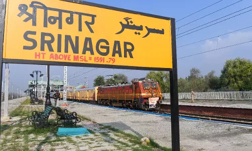 Jammu - Srinagar के बीच सीधी ट्रेन सेवा साल के अंत तक शुरू हो सकती है: रेलवे