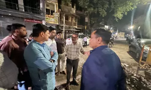 Indore : मेयर पुष्यमित्र भार्गव ने मुख्य सड़कों पर पैचवर्क का काम 15 दिनों के भीतर पूरा करने का आदेश दिया