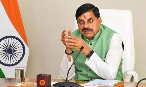 CM ने भावांतर और लाडली बहना योजनाओं के लिए फंड व्यवस्था पर बातचीत की