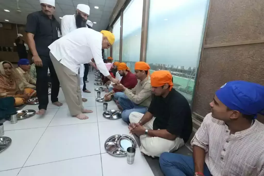 Gandhinagar: गुरु नानक जयंती पर मुख्यमंत्री पटेल ने की अरदास