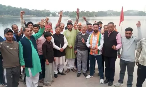 Nagrota: नगरोटा की प्रगति के लिए सत शर्मा ने जनता से की अपील Nagrota: नगरोटा की प्रगति के लिए सत शर्मा ने जनता से की अपील