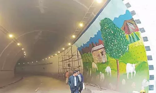 पीराह-कुंफर जुड़वां सुरंगें कश्मीर की सुंदरता का सौंदर्यपूर्ण स्पर्श के साथ जश्न मनाएंगी पीराह-कुंफर जुड़वां सुरंगें कश्मीर की सुंदरता का सौंदर्यपूर्ण स्पर्श के साथ जश्न मनाएंगी