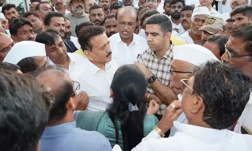 नासिक-त्र्यंबकेश्वर रोड चौड़ीकरण का काम CM के फैसले के बाद फाइनल होगा : Minister नासिक-त्र्यंबकेश्वर रोड चौड़ीकरण का काम CM के फैसले के बाद फाइनल होगा : Minister