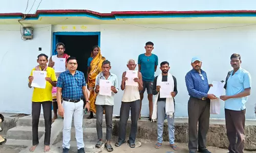 मतदाता सूची का विशेष गहन पुनरीक्षण के लिए घर घर पहुंच रहे
