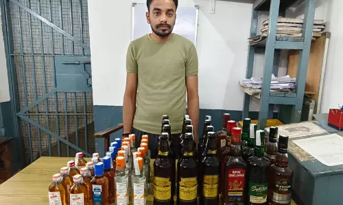 रायपुर : ओवरब्रिज के पास शराब बेच रहा युवक गिरफ्तार