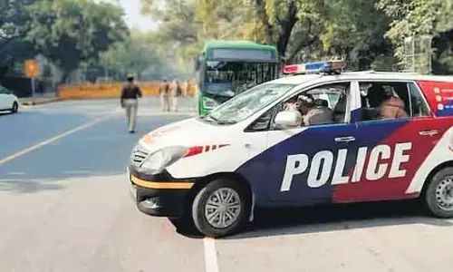SayHelp ऐप अलर्ट पर Delhi पुलिस ने पहाड़गंज स्पा में तस्करी रैकेट पकड़ा, छह महिलाएं बचाईं SayHelp ऐप अलर्ट पर Delhi पुलिस ने पहाड़गंज स्पा में तस्करी रैकेट पकड़ा, छह महिलाएं बचाईं