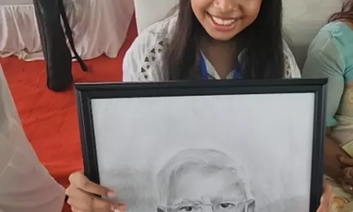 भागलपुर के कक्षा 7 के छात्र ने PM मोदी के स्वागत में बनाया शानदार स्केच भागलपुर के कक्षा 7 के छात्र ने PM मोदी के स्वागत में बनाया शानदार स्केच