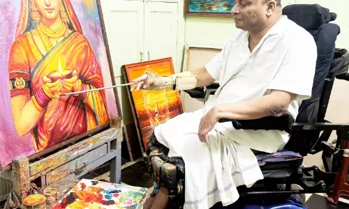 राष्ट्रपति पुरस्कार के लिए कुरुद के दिव्यांग चित्रकार बसंत चयनित राष्ट्रपति पुरस्कार के लिए कुरुद के दिव्यांग चित्रकार बसंत चयनित