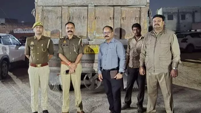 Agra: अवैध खनन और ओवरलोडिंग पर प्रशासन ने की कड़ी कार्रवाई
