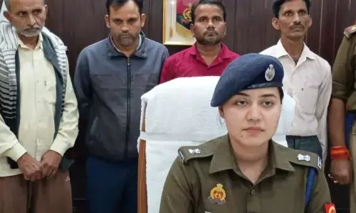 Bareilly: फर्जी प्रमाण-पत्र से बैंक धोखाधड़ी का पर्दाफाश Bareilly: फर्जी प्रमाण-पत्र से बैंक धोखाधड़ी का पर्दाफाश
