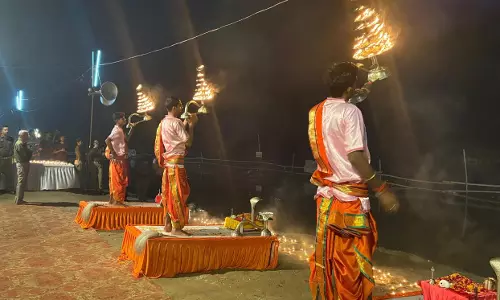 Bareilly: 11 हजार दीपों से भव्य हुआ रामगंगा घाट Bareilly: 11 हजार दीपों से भव्य हुआ रामगंगा घाट