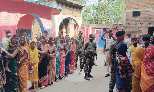 दोपहर 3 बजे तक 53.77% वोटिंग हुई: गोपालगंज में सबसे ज़्यादा वोटिंग हुई दोपहर 3 बजे तक 53.77% वोटिंग हुई: गोपालगंज में सबसे ज़्यादा वोटिंग हुई