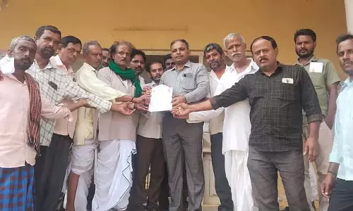 Karnataka : महाराष्ट्र मॉडल के आधार पर गन्ने की खरीद की मांग Karnataka : महाराष्ट्र मॉडल के आधार पर गन्ने की खरीद की मांग