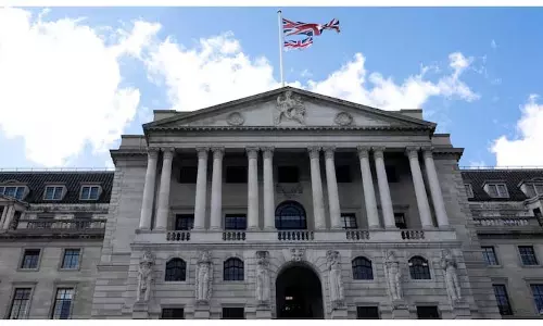 लगातार मुद्रास्फीति के बीच Bank of England ने ब्याज दर 4% पर बरकरार रखी