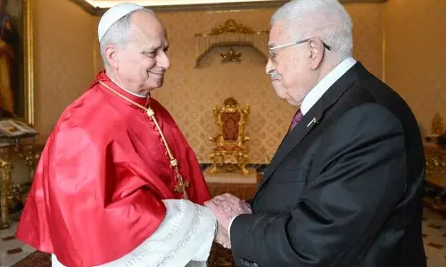 Pope Leo XIV और महमूद अब्बास की मुलाकात, गाज़ा में मानवीय मदद पर चर्चा Pope Leo XIV और महमूद अब्बास की मुलाकात, गाज़ा में मानवीय मदद पर चर्चा