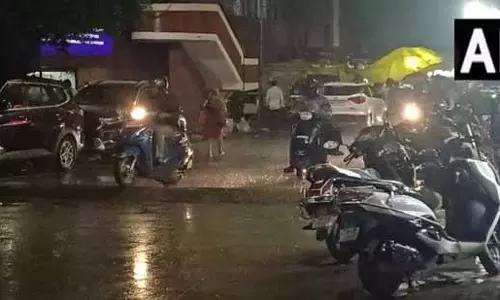 चेन्नई में कुछ हिस्सों में हुई हल्की बारिश, मौसम विभाग ने चेतावनी जारी की चेन्नई में कुछ हिस्सों में हुई हल्की बारिश, मौसम विभाग ने चेतावनी जारी की