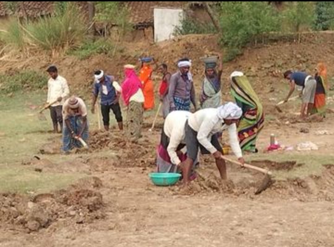 MNREGA कर्मचारियों और श्रमिकों को पांच माह से वेतन नहीं, बढ़ी परेशानी