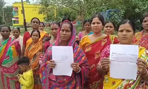 दुर्गा पूजा अनुदान नहीं मिलने से मालदा में पूजा समितियों को परेशानी का सामना करना पड़ रहा है दुर्गा पूजा अनुदान नहीं मिलने से मालदा में पूजा समितियों को परेशानी का सामना करना पड़ रहा है