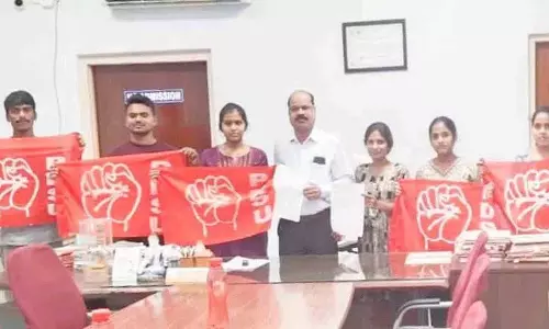 PDSU नेताओं ने केयू रजिस्ट्रार से रैगिंग रोकने का अनुरोध किया