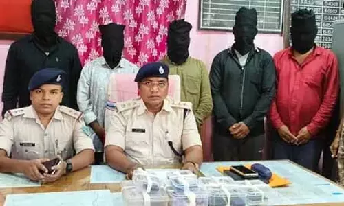 चाईबासा में डकैती कांड का खुलासा, मास्टरमाइंड समेत पांच अपराधी गिरफ्तार चाईबासा में डकैती कांड का खुलासा, मास्टरमाइंड समेत पांच अपराधी गिरफ्तार