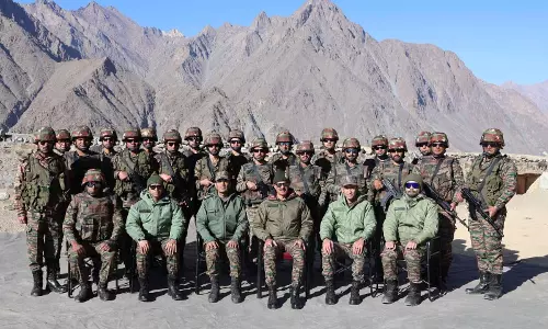 Lt Gen Hitesh Bhalla ने बटालिक-करगिल सेक्टर में सुरक्षा तैयारियों का किया जायजा Lt Gen Hitesh Bhalla ने बटालिक-करगिल सेक्टर में सुरक्षा तैयारियों का किया जायजा