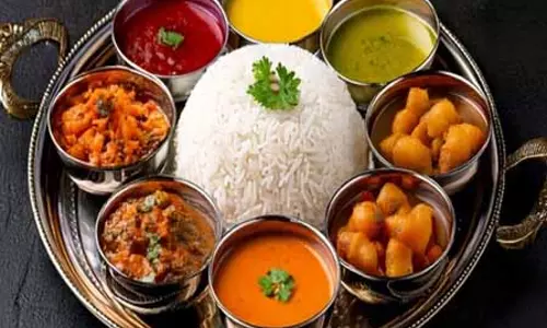 भोजन ग्रहण करने के नियम बदल देंगे जीवन, कोसों दूर रहेंगी बीमारियां भोजन ग्रहण करने के नियम बदल देंगे जीवन, कोसों दूर रहेंगी बीमारियां
