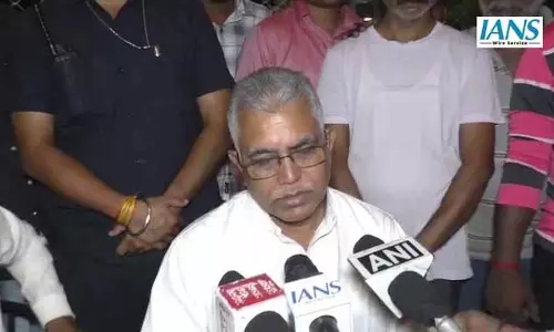 बंगाल में चुनावी हिंसा पर BJP नेता दिलीप घोष का आरोप बंगाल में चुनावी हिंसा पर BJP नेता दिलीप घोष का आरोप